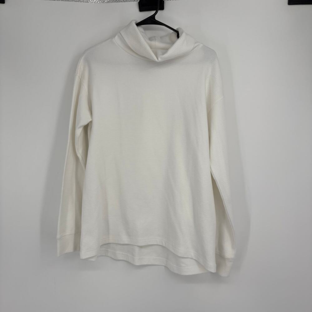 Lands End White‎ Waffle Print Turtleneck Size Medium Casual Minimalist